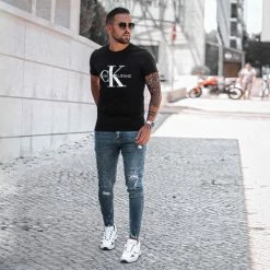 Tout neuf 😍 Tee 👚 Shirt Monogram 4314 Noir de Calvin Klein 🎁 -Calvin Klein Soldes Magasin calvin klein 192993 J30J314314 BAE NOOSSS20 TPDT 20200810T122758 06