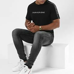 Meilleur prix 💯 Tee 👕 Shirt A Bandes Logo Tape Shoulder 5983 Noir de Calvin Klein 😀 -Calvin Klein Soldes Magasin calvin klein 227174 J30J315983 BAE 20200731T142539 04