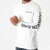 Meilleure vente 🔔 Tee 👚 Shirt Manches Longues Essential Institutional 6884 Blanc de Calvin Klein 😀