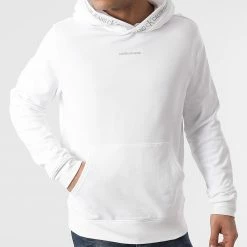Tout neuf ⭐ Sweat Capuche Logo Jacquard 7043 Blanc de Calvin Klein 💯 -Calvin Klein Soldes Magasin calvin klein 249743 J30J317043 YAF 20210204T162347 03