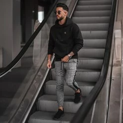 Promo 😍 Sweat Capuche 9789 Noir Doré de Calvin Klein ✔️ -Calvin Klein Soldes Magasin calvin klein 255977 FAB J30J319789 BEH 20210416T124347 09