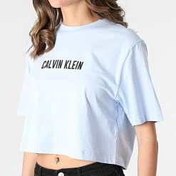 Sortie 🎁 Tee 👕 Shirt Crop Femme K142 Bleu Clair de Calvin Klein 👍