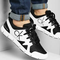 Calvin Klein Soldes Magasin 28 Promo ⭐ Baskets Runner 👟 Sneaker Lace Up 0086 Black Bright White de Calvin Klein 😀