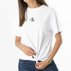 Meilleure affaire 🧨 Tee 👚 Shirt Femme Knotted 7181 Blanc de Calvin Klein 🥰 -Calvin Klein Soldes Magasin calvin klein 270177 J20J217181 YAF 20210621T101250 03