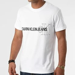 Top 10 🧨 Tee 👚 Shirt Institutional Seasonal Graphic 8208 Blanc de Calvin Klein 😀