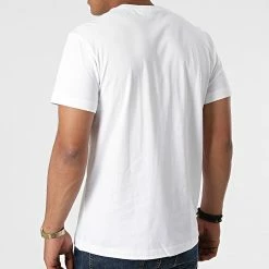 Top 10 🧨 Tee 👚 Shirt Institutional Seasonal Graphic 8208 Blanc de Calvin Klein 😀 -Calvin Klein Soldes Magasin calvin klein 270259 J30J318208 YAF 20210621T092147 04