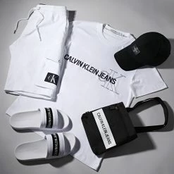 Top 10 🧨 Tee 👚 Shirt Institutional Seasonal Graphic 8208 Blanc de Calvin Klein 😀 -Calvin Klein Soldes Magasin calvin klein 270259 J30J318208 YAF 20210707T101243 05