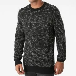 Les meilleures critiques de ⌛ Sweat Crewneck AOP Jacquard 7341 Noir de Calvin Klein ⭐