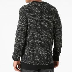 Les meilleures critiques de ⌛ Sweat Crewneck AOP Jacquard 7341 Noir de Calvin Klein ⭐ -Calvin Klein Soldes Magasin calvin klein 271037 K10K107341 BEH 20210624T161428 04