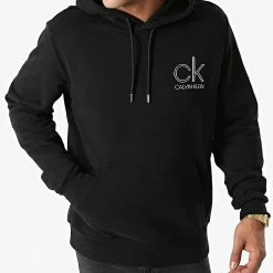 Sortie 🔥 Sweat Capuche Metallic Logo 6726 Noir Argent de Calvin Klein ⭐ -Calvin Klein Soldes Magasin calvin klein 273043 K10K106726 0GK 20210813T124322 03