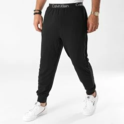 Vente flash 🤩 Pantalon Jogging NM2175E Noir de Calvin Klein ❤️