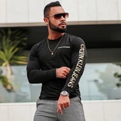 Les meilleures critiques de 🔔 Tee 👕 Shirt Manches Longues Institutional 0547 Noir Doré de Calvin Klein 🎉 -Calvin Klein Soldes Magasin calvin klein 278505 FAB J30J320547 0GN 20210917T151855 04