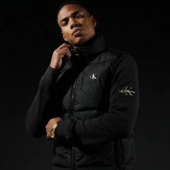 Les meilleures critiques de ✔️ Doudoune Sans Manches 9055 Noir de Calvin Klein 🧨 -Calvin Klein Soldes Magasin calvin klein 288986 J30J319055 BEH 20211201T093010 06