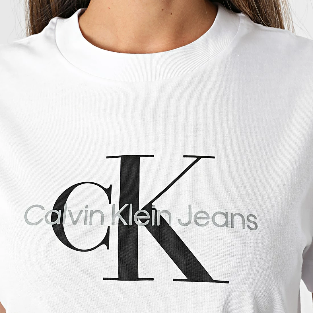 Budget 🔥 Tee 👕 Shirt Femme Core Monogram 9142 Blanc de Calvin Klein 🤩 2 Budget 🔥 Tee 👕 Shirt Femme Core Monogram 9142 Blanc de Calvin Klein 🤩 – Image 2