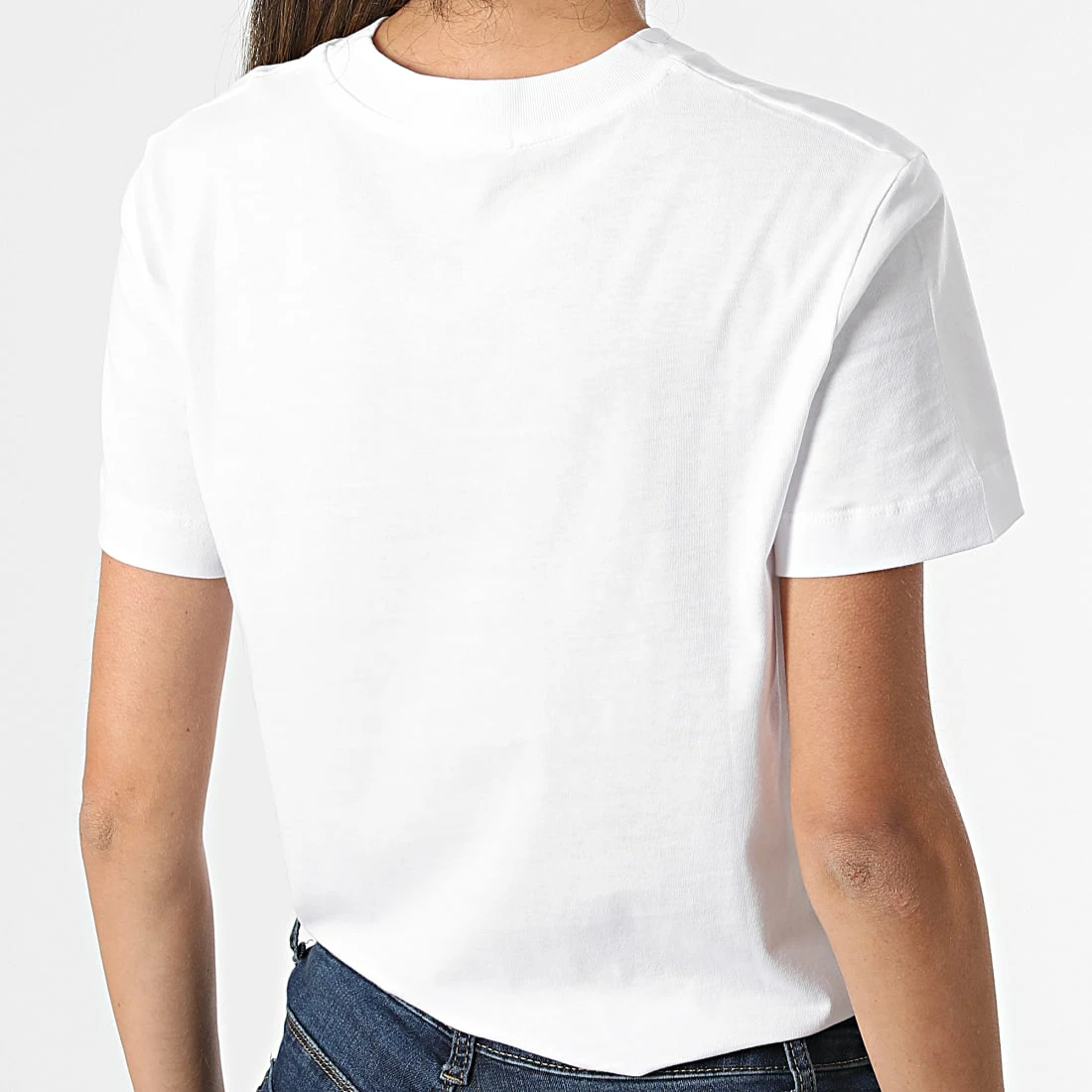 Budget 🔥 Tee 👕 Shirt Femme Core Monogram 9142 Blanc de Calvin Klein 🤩 4 Budget 🔥 Tee 👕 Shirt Femme Core Monogram 9142 Blanc de Calvin Klein 🤩 – Image 4