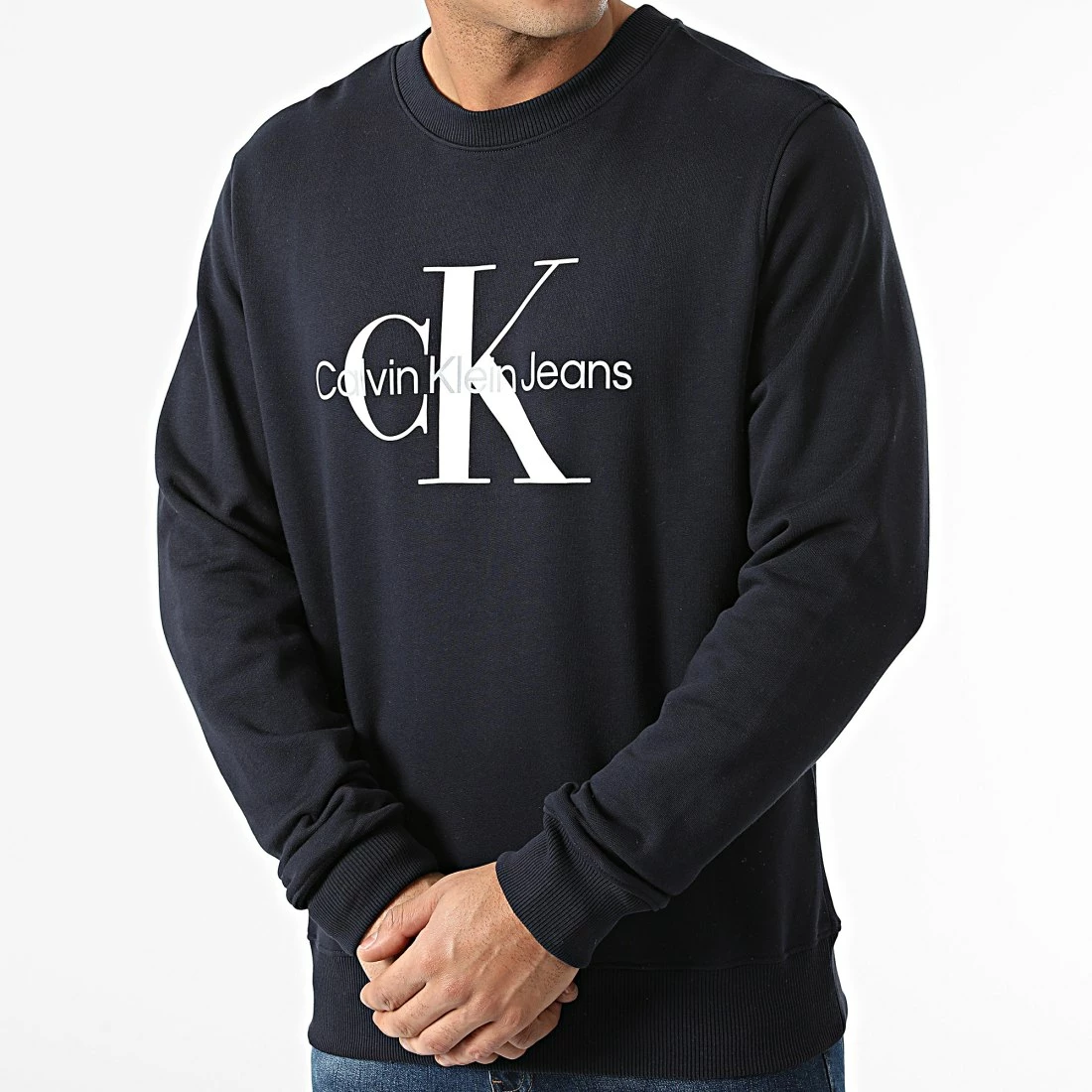 Bon marché ✔️ Sweat Crewneck Core Monogram 0933 Bleu Marine de Calvin Klein 🔥 1 Bon marché ✔️ Sweat Crewneck Core Monogram 0933 Bleu Marine de Calvin Klein 🔥