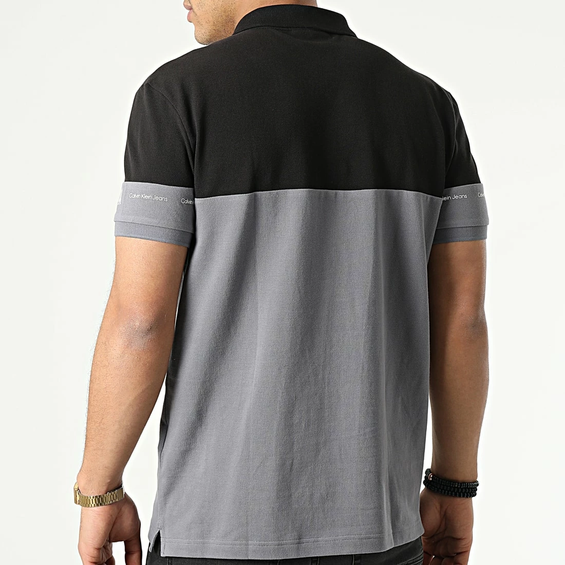Promo 👏 Polo Manches Courtes Repeat Logo Colorblock 9674 Gris Noir de Calvin Klein 👏 4 Promo 👏 Polo Manches Courtes Repeat Logo Colorblock 9674 Gris Noir de Calvin Klein 👏 – Image 4