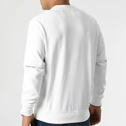 Coupon 🧨 Sweat Crewneck 9700 Blanc de Calvin Klein 😀 7 Coupon 🧨 Sweat Crewneck 9700 Blanc de Calvin Klein 😀 -Calvin Klein Soldes Magasin calvin klein 292652 J30J319700 YAF 20211210T160618 04
