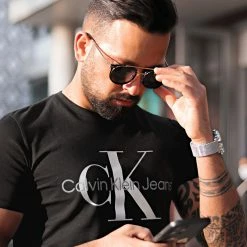 Top 10 😉 Tee 👕 Shirt 0806 Noir Argenté de Calvin Klein 🛒 -Calvin Klein Soldes Magasin calvin klein 292687 J30J320806 0GN 20220504T094054 05