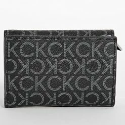 Grosses soldes 🌟 Portefeuille Femme CK Must Trifold 7251 Noir de Calvin Klein 🌟 -Calvin Klein Soldes Magasin calvin klein 293114 K60K607251 0GJ 20211201T151834 04