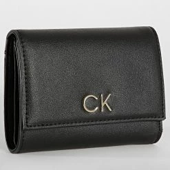 Les meilleures critiques de 🛒 Portefeuille Femme Re-Lock 8994 Noir de Calvin Klein 💯