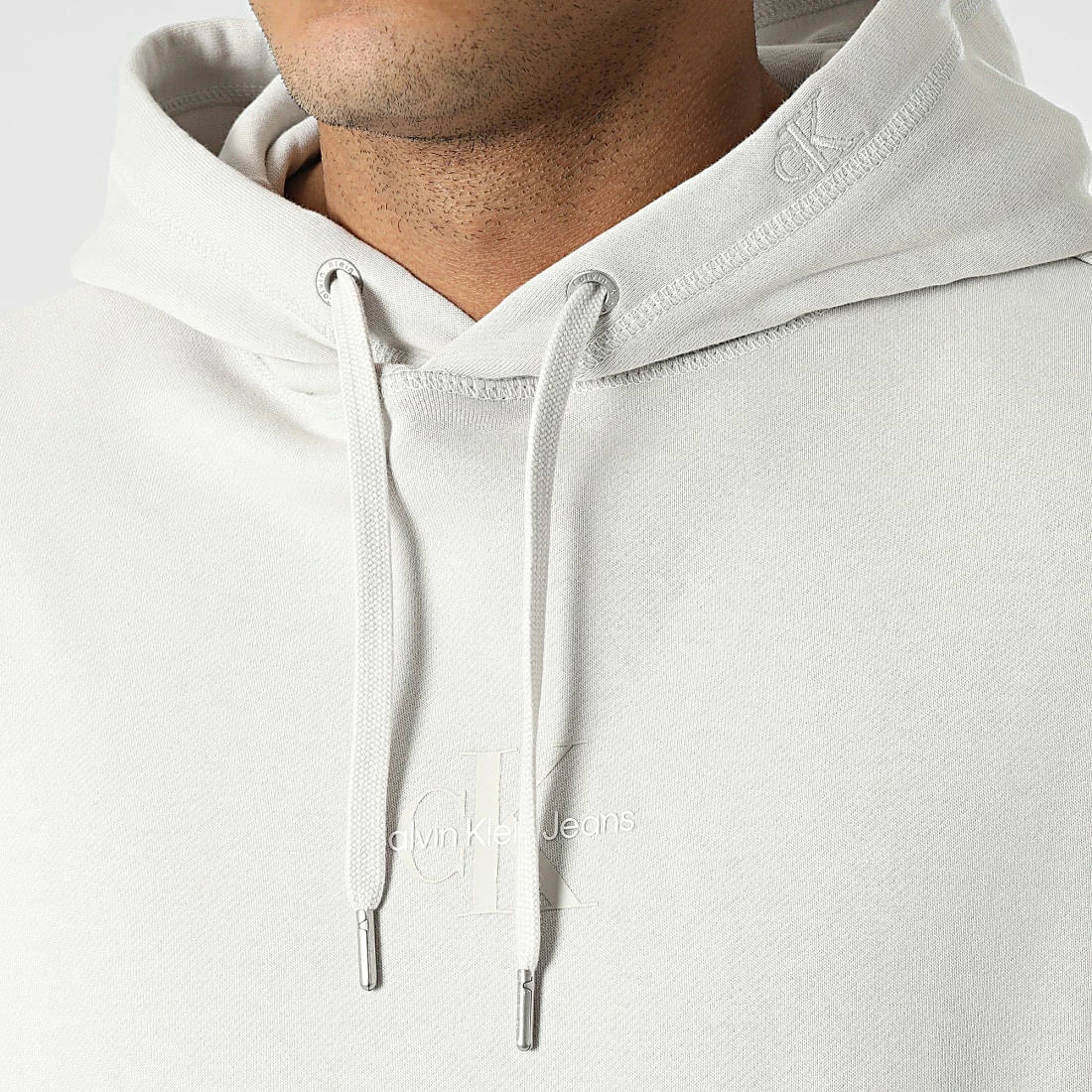 De gros 🔔 Sweat Capuche Monogram Logo 9698 Gris Clair de Calvin Klein ⌛ 2 De gros 🔔 Sweat Capuche Monogram Logo 9698 Gris Clair de Calvin Klein ⌛ – Image 2