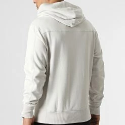 De gros 🔔 Sweat Capuche Monogram Logo 9698 Gris Clair de Calvin Klein ⌛ 7 De gros 🔔 Sweat Capuche Monogram Logo 9698 Gris Clair de Calvin Klein ⌛ -Calvin Klein Soldes Magasin calvin klein 295648 J30J319698 P06 20211217T163939 04