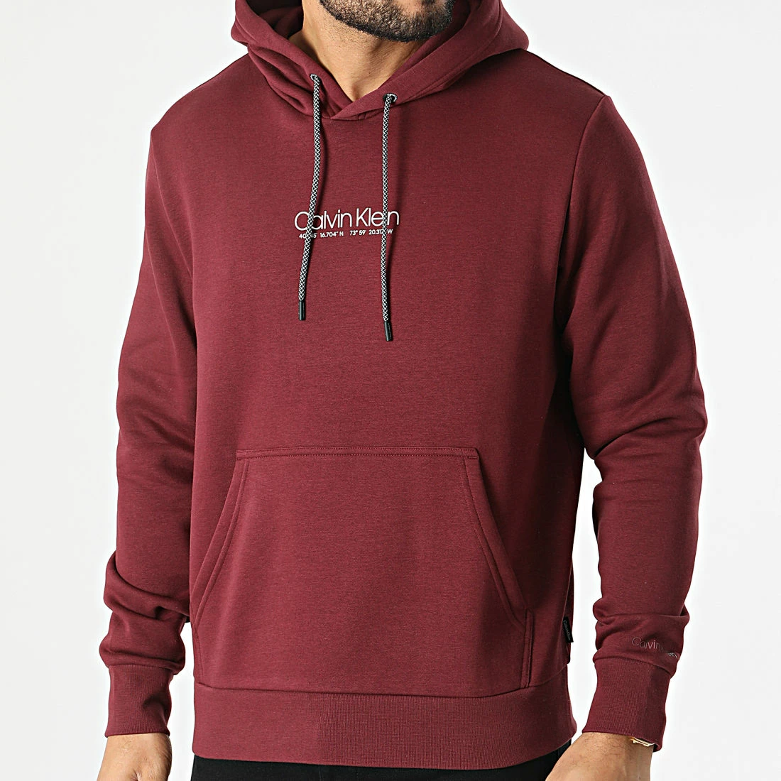 Bon marché 👏 Sweat Capuche Logo Coordinates 8057 Bordeaux de Calvin Klein ⭐ 1 Bon marché 👏 Sweat Capuche Logo Coordinates 8057 Bordeaux de Calvin Klein ⭐