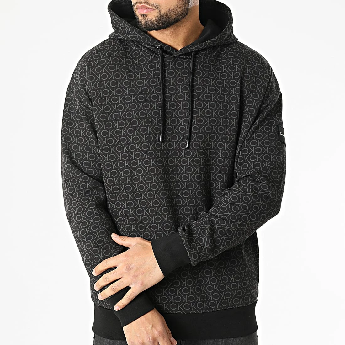 Promo 😀 Sweat Capuche Comfort Allover Logo 8448 Noir de Calvin Klein 💯 3 Promo 😀 Sweat Capuche Comfort Allover Logo 8448 Noir de Calvin Klein 💯 – Image 3