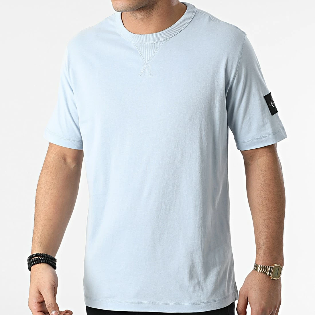 Le moins cher ✔️ Tee 👕 Shirt Monogram Sleeve Badge 4051 Bleu Clair de Calvin Klein 👍 1 Le moins cher ✔️ Tee 👕 Shirt Monogram Sleeve Badge 4051 Bleu Clair de Calvin Klein 👍