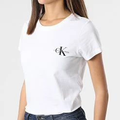 Coupon 🤩 Lot De 2 Tee 👚 Shirts Femme 9734 Blanc Noir de Calvin Klein 🔥 -Calvin Klein Soldes Magasin calvin klein 297295 J20J219734 0K4 20220111T155812 06