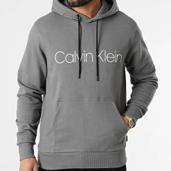 Les meilleures critiques de 🌟 Sweat Capuche Cotton Logo 7033 Gris de Calvin Klein 🤩 -Calvin Klein Soldes Magasin calvin klein 297298 K10K107033 PD0 20220106T160534 03
