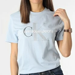 Meilleure affaire 😀 Tee 👕 Shirt Femme 7711 Bleu Clair de Calvin Klein 🔔 -Calvin Klein Soldes Magasin calvin klein 297650 J20J217711 C1U 20220201T154803 03