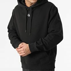 Les meilleures critiques de ⭐ Sweat Capuche Cut Off Two Tone Monogram 9705 Noir de Calvin Klein 👍 6 Les meilleures critiques de ⭐ Sweat Capuche Cut Off Two Tone Monogram 9705 Noir de Calvin Klein 👍 -Calvin Klein Soldes Magasin calvin klein 297885 J30J319705 BEH 20220117T124456 03