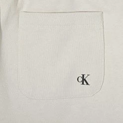 Meilleure vente 😉 Short Jogging Enfant Stacked Logo Relaxed 1180 Beige de Calvin Klein 👍 6 Meilleure vente 😉 Short Jogging Enfant Stacked Logo Relaxed 1180 Beige de Calvin Klein 👍 -Calvin Klein Soldes Magasin calvin klein 298462 IB0IB01180 ACF 20220126T161035 03
