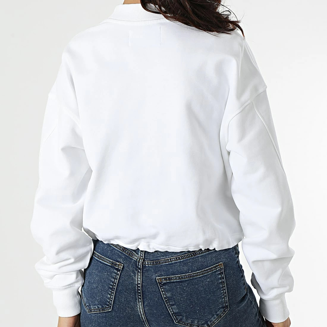 Bon marché 🔥 Sweat Crewneck Femme Crop Stacked Mock Neck 8174 Blanc de Calvin Klein 🧨 4 Bon marché 🔥 Sweat Crewneck Femme Crop Stacked Mock Neck 8174 Blanc de Calvin Klein 🧨 – Image 4
