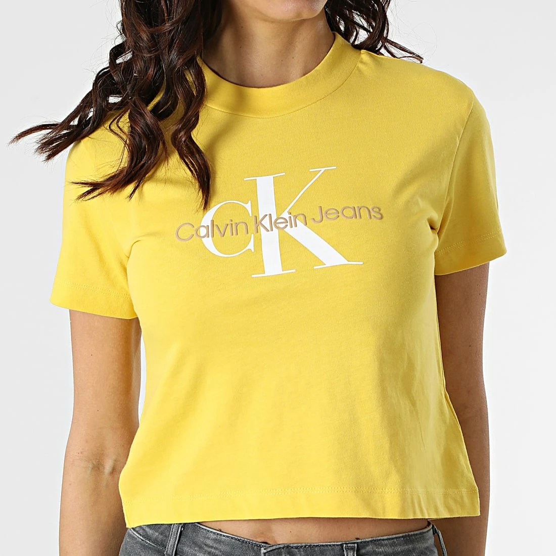 Sortie 👏 Tee 👕 Shirt Femme Crop 8852 Jaune de Calvin Klein 🎁 3 Sortie 👏 Tee 👕 Shirt Femme Crop 8852 Jaune de Calvin Klein 🎁 – Image 3