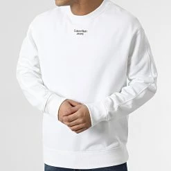 Top 10 👏 Sweat Crewneck Stacked Logo 0044 Blanc de Calvin Klein 🧨 -Calvin Klein Soldes Magasin calvin klein 299675 J30J320044 YAF 20220201T145551 03