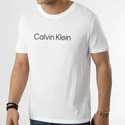 Meilleure affaire 😉 Tee 👚 Shirt Relaxed Crew 0763 Blanc de Calvin Klein 👍 -Calvin Klein Soldes Magasin calvin klein 299969 KM0KM00763 YCD 20220401T084534 03
