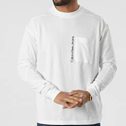 Grosses soldes 👍 Tee 👚 Shirt Manches Longues Poche Seasonal Insitutional 0206 Blanc de Calvin Klein 🌟 -Calvin Klein Soldes Magasin calvin klein 300014 J30J320206 YAF 20220126T161005 03
