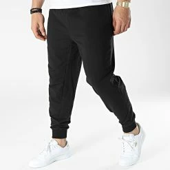 Vente flash 🤩 Pantalon Jogging NM2272E Noir de Calvin Klein 👍