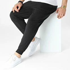 Vente flash 🤩 Pantalon Jogging NM2272E Noir de Calvin Klein 👍 -Calvin Klein Soldes Magasin calvin klein 300212 NM2272E UB1 20220318T154741 03