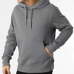 Le moins cher 😉 Sweat Capuche Monogram Logo 9698 Gris Anthracite de Calvin Klein 🔥 7 Le moins cher 😉 Sweat Capuche Monogram Logo 9698 Gris Anthracite de Calvin Klein 🔥 -Calvin Klein Soldes Magasin calvin klein 300557 J30J319698 PTP 20220201T144359 03