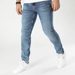 Grosses soldes 🔥 Jean Slim 0450 Bleu Denim de Calvin Klein 🎉