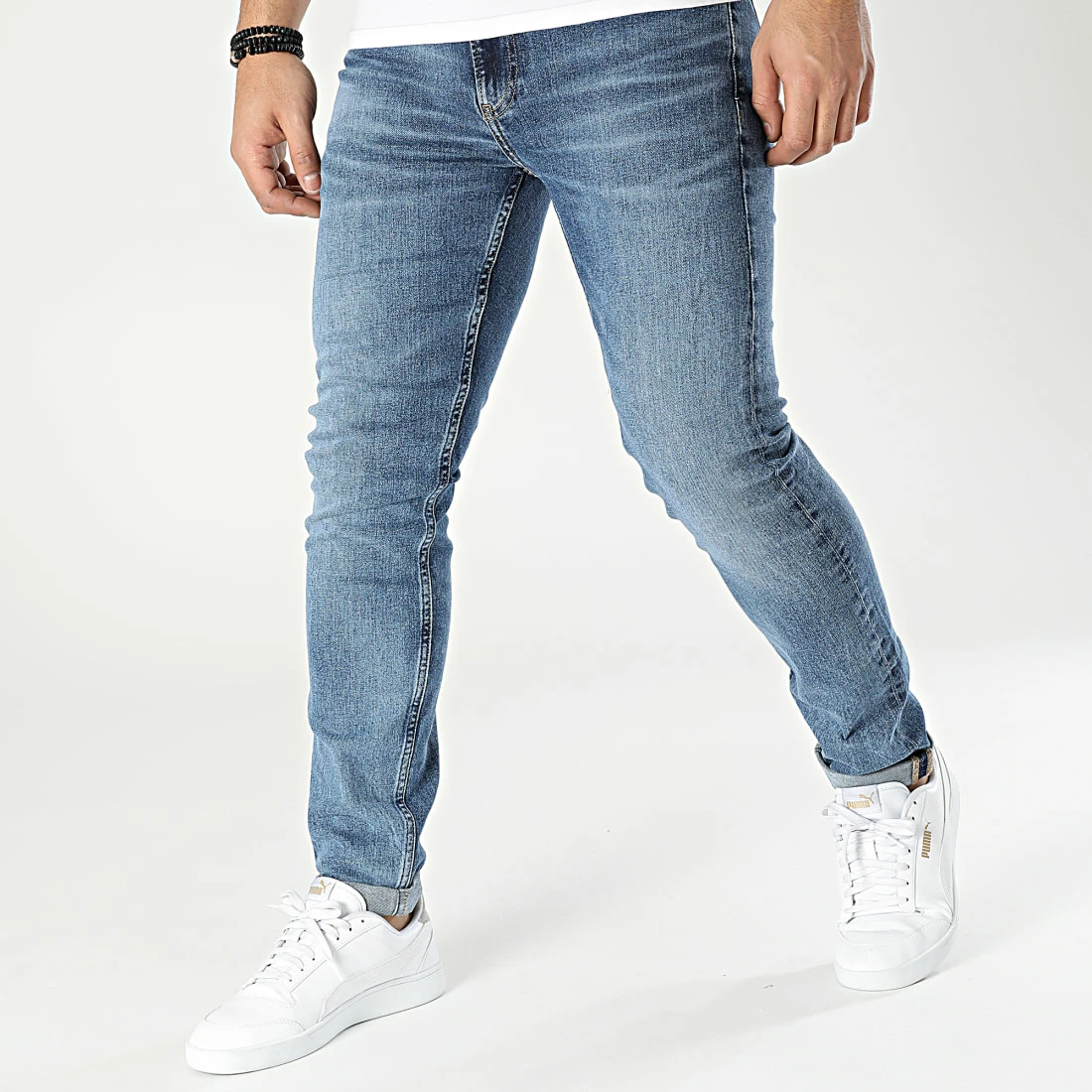 Grosses soldes 🔥 Jean Slim 0450 Bleu Denim de Calvin Klein 🎉 1 Grosses soldes 🔥 Jean Slim 0450 Bleu Denim de Calvin Klein 🎉