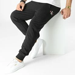 Vente flash 😉 Pantalon Jogging Monogram Logo 9931 Noir de Calvin Klein 🔔 -Calvin Klein Soldes Magasin calvin klein 301431 J30J319931 0GK 20220301T144412 03