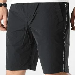 Acheter 👏 Short Jogging A Bandes 0594 Noir de Calvin Klein ✨