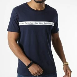 Les meilleures critiques de 🥰 Tee 👕 Shirt Relaxed Crew 0760 Bleu Marine de Calvin Klein 😀 -Calvin Klein Soldes Magasin calvin klein 303690 KM0KM00760 DCA 20220216T151724 03