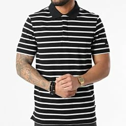 Coupon ✔️ Polo A Manches Courtes Stretch Pique Striped Badge 8733 Noir Blanc de Calvin Klein 🎉 -Calvin Klein Soldes Magasin calvin klein 304870 K10K108733 0FA 20220224T150335 03