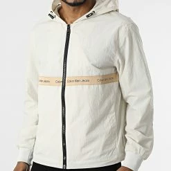 De gros 🌟 Coupe Vent Contrast Tape 0739 Beige de Calvin Klein 🎉